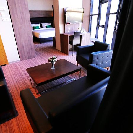Le Zenith Hotel Oran Ngoại thất bức ảnh