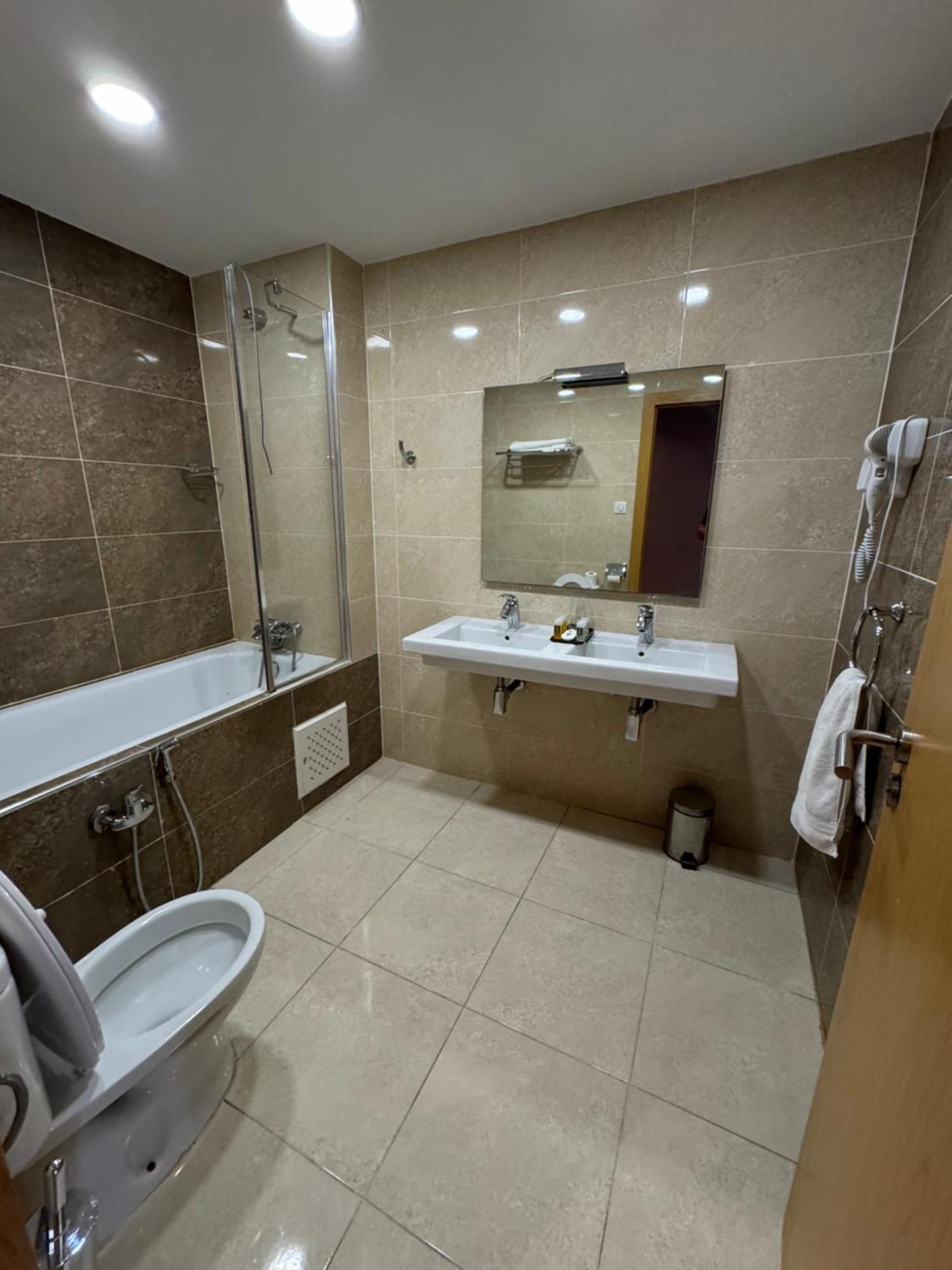 Le Zenith Hotel Oran Ngoại thất bức ảnh